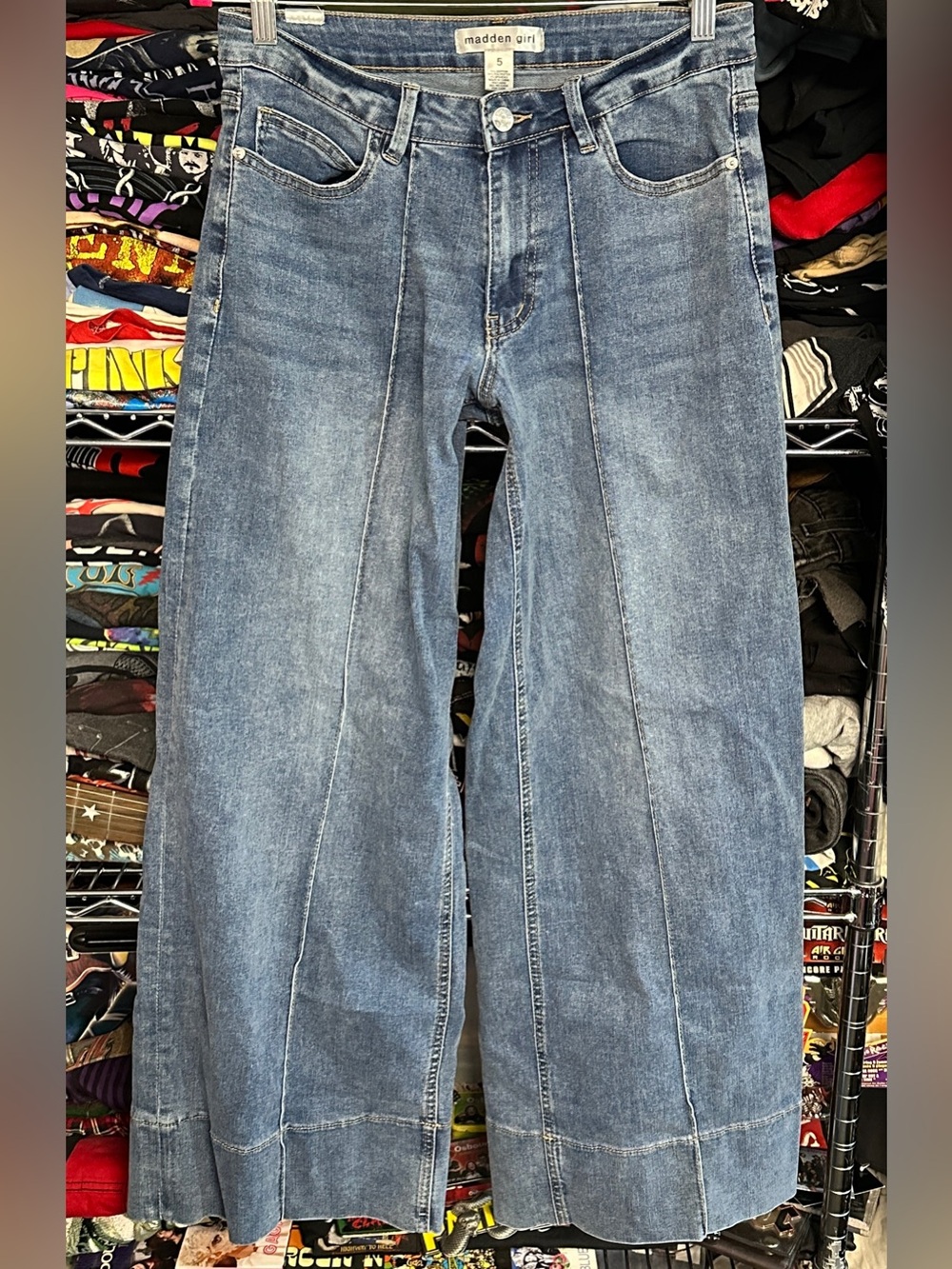MADDEN GIRL women's blue faded midrise wide leg jeans, 29".